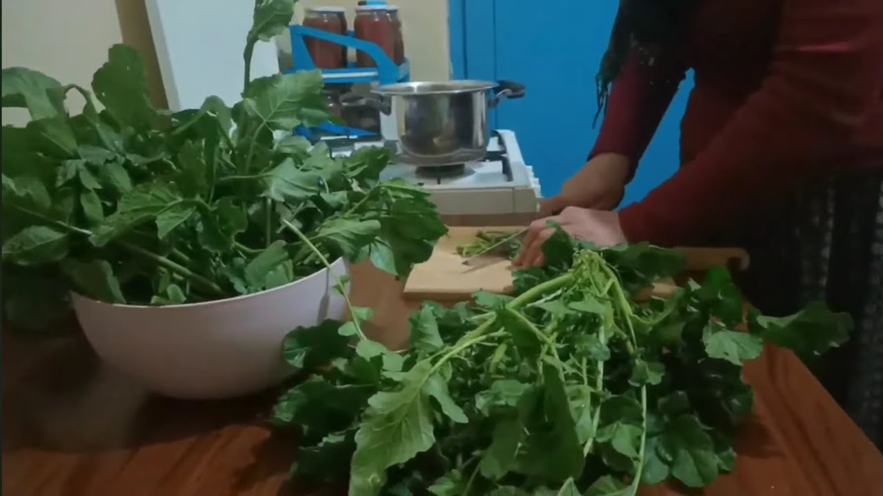 BOL SOĞANLI TURP OTU KAVURMASI