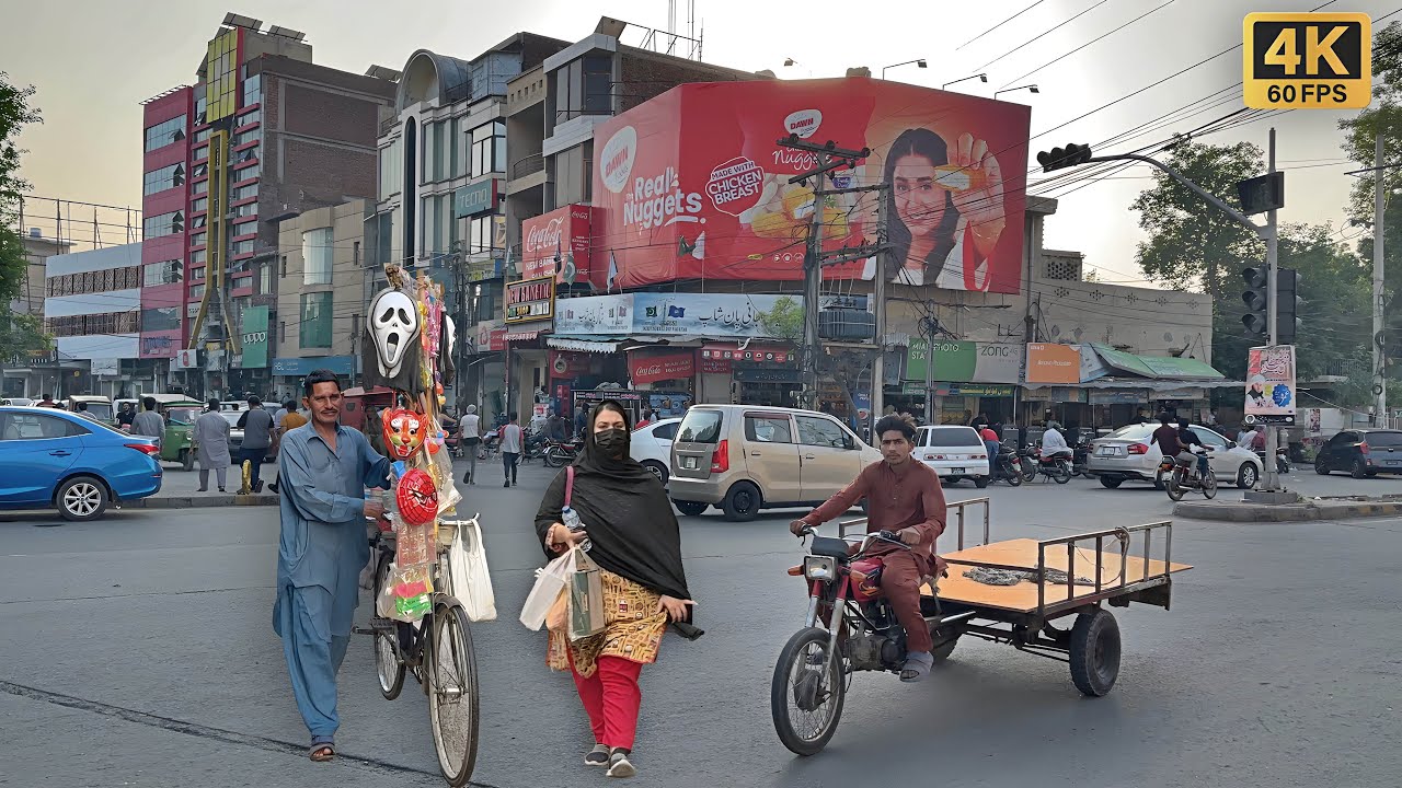 🇵🇰 D Ground Faisalabad, Pakistan - 4K Walking Tour & Captions