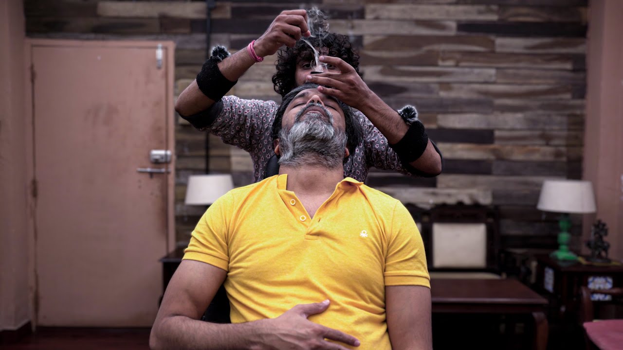 Baba Sen Junior Performing The Famous Cosmic Head Massage ASMR | Indian Massage