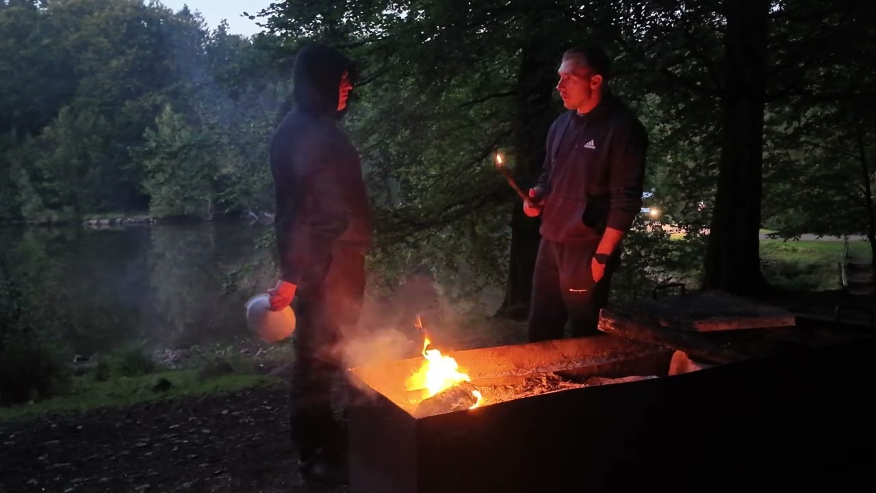 Around the fire - pilot episode