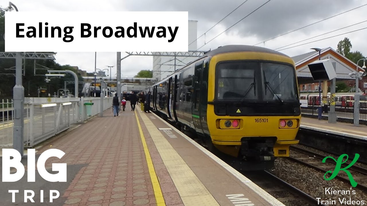 Trains at Ealing Broadway, GWML - 5/10/19