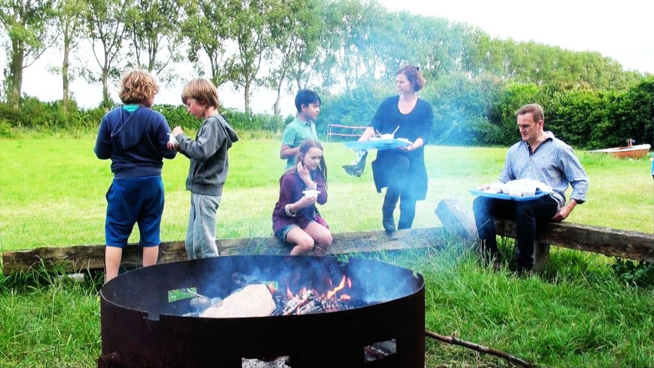 Camping Steiner : De vierde klas kampeert.