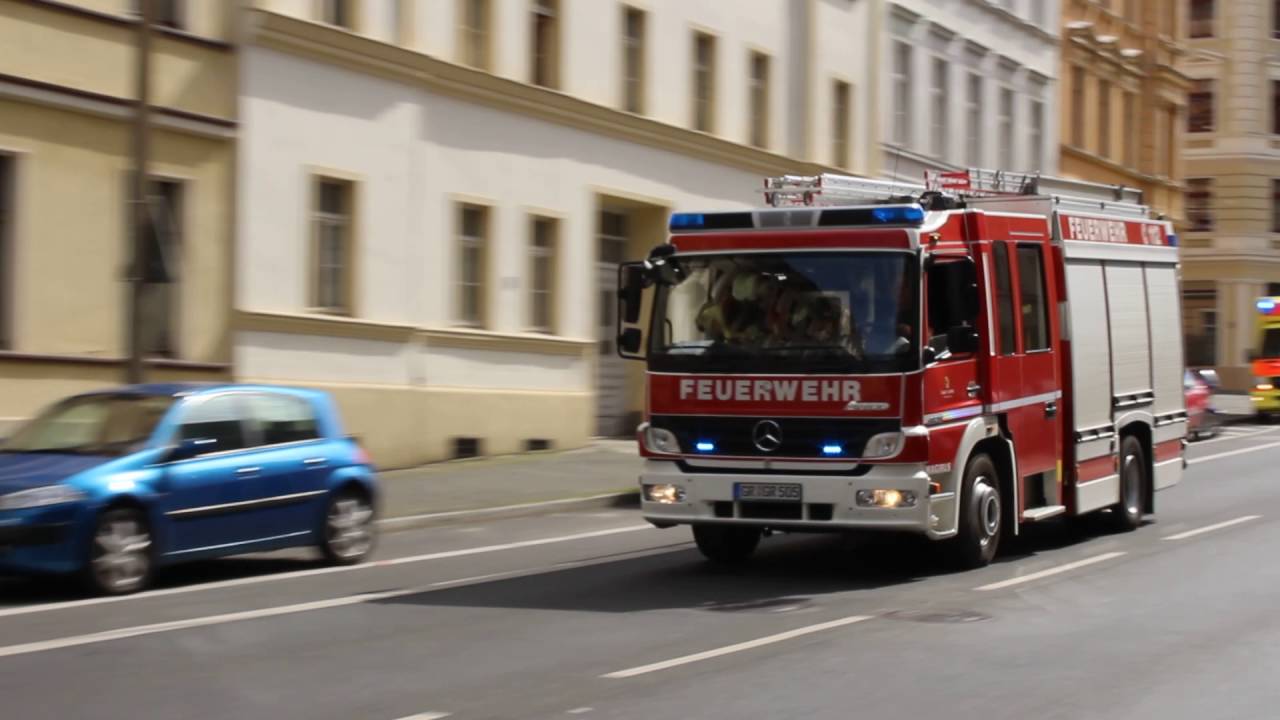 Löschzug+ RTW Berufsfeuerwehr Görlitz sowie FuStw auf Alarmfahrt