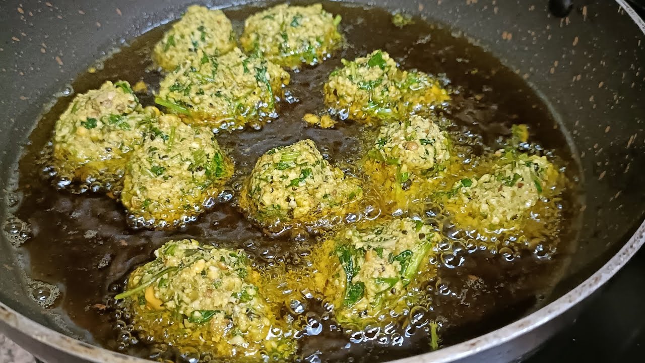 Mangodi | Moong Dal Pakoda 