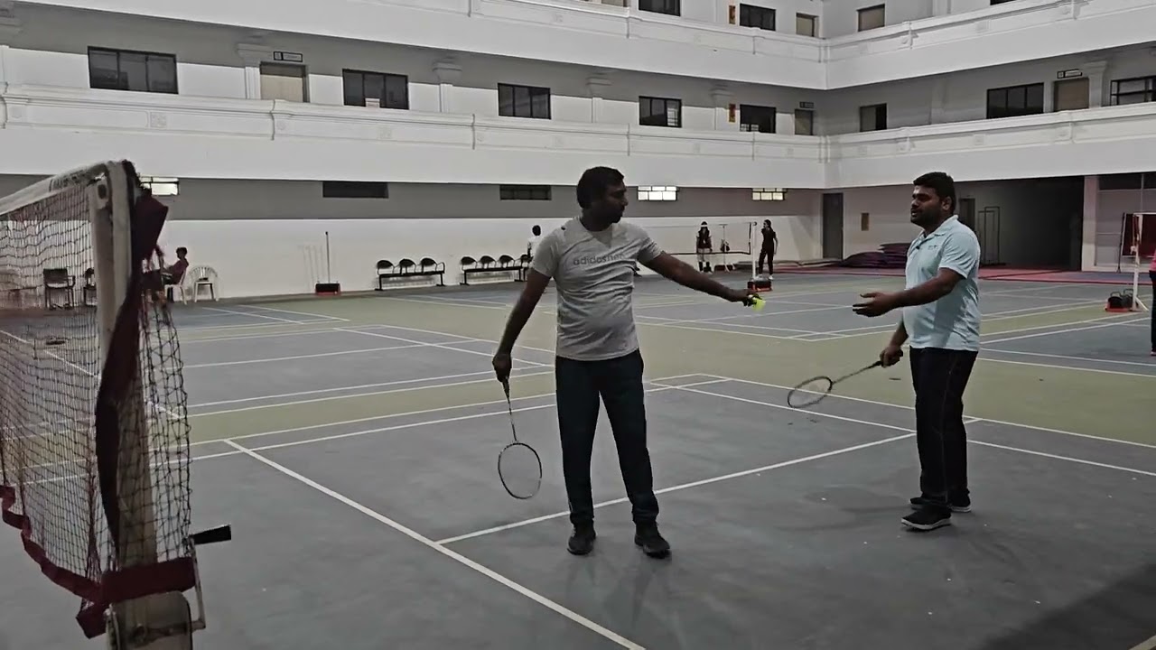  Shuttle badminton practice play 