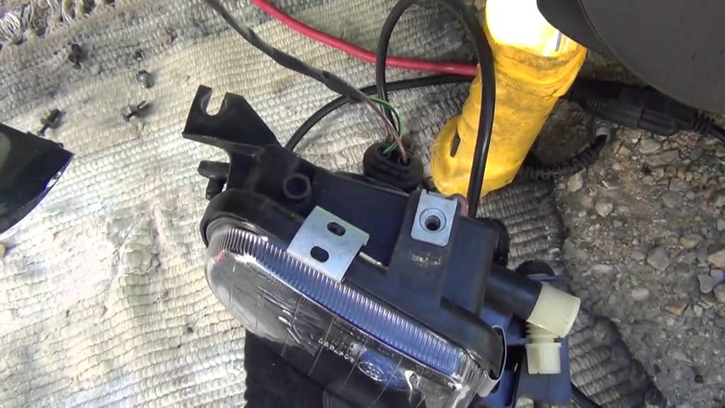 Mercedes C280 fog lamp lens replacement Pt. 1.mp4