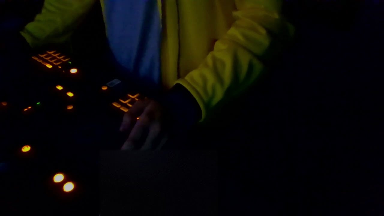 Some out of key minimal techno set!!!111!!11!!1!!