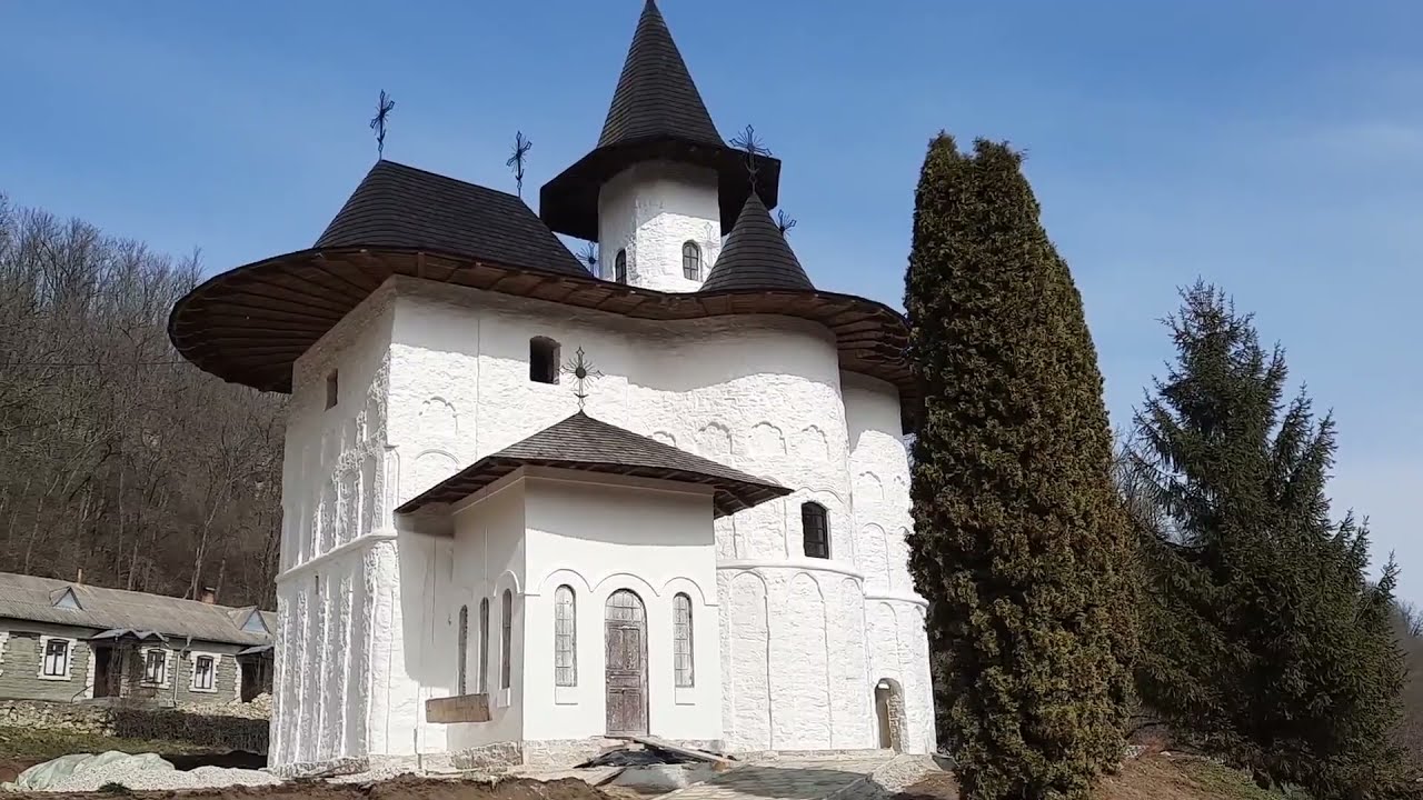 Rudi-Arionești, Călătoresc ieftin