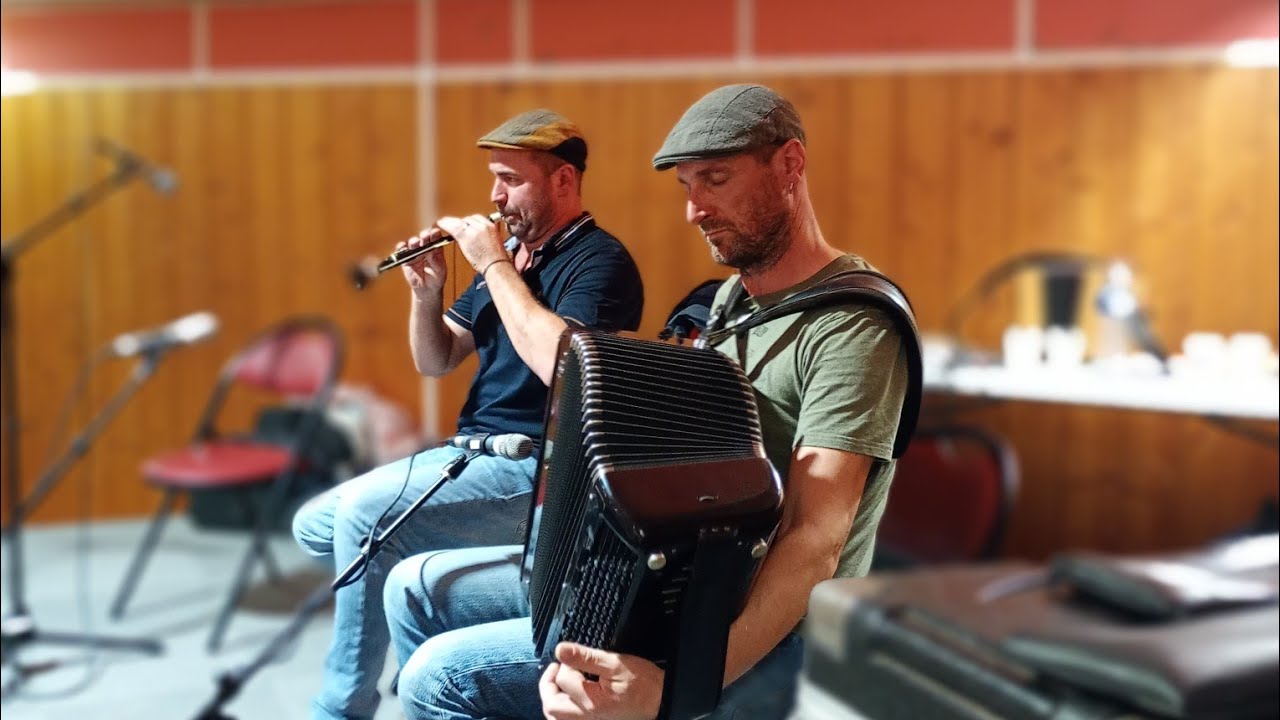 Les Frères Le Creff le 8 novembre 2025 à Duault. #festnoz #accordéon #accordion #Bretagne 