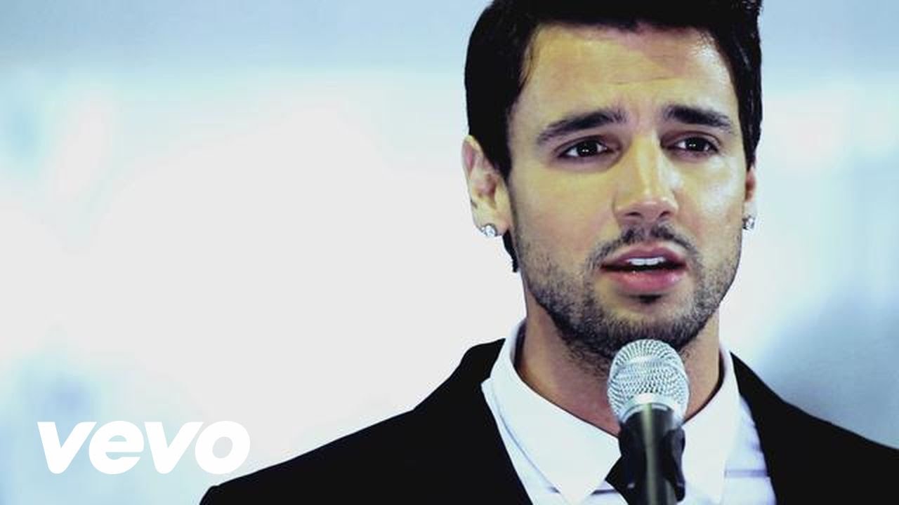 Kokkina Halia - Esi Kai Ego