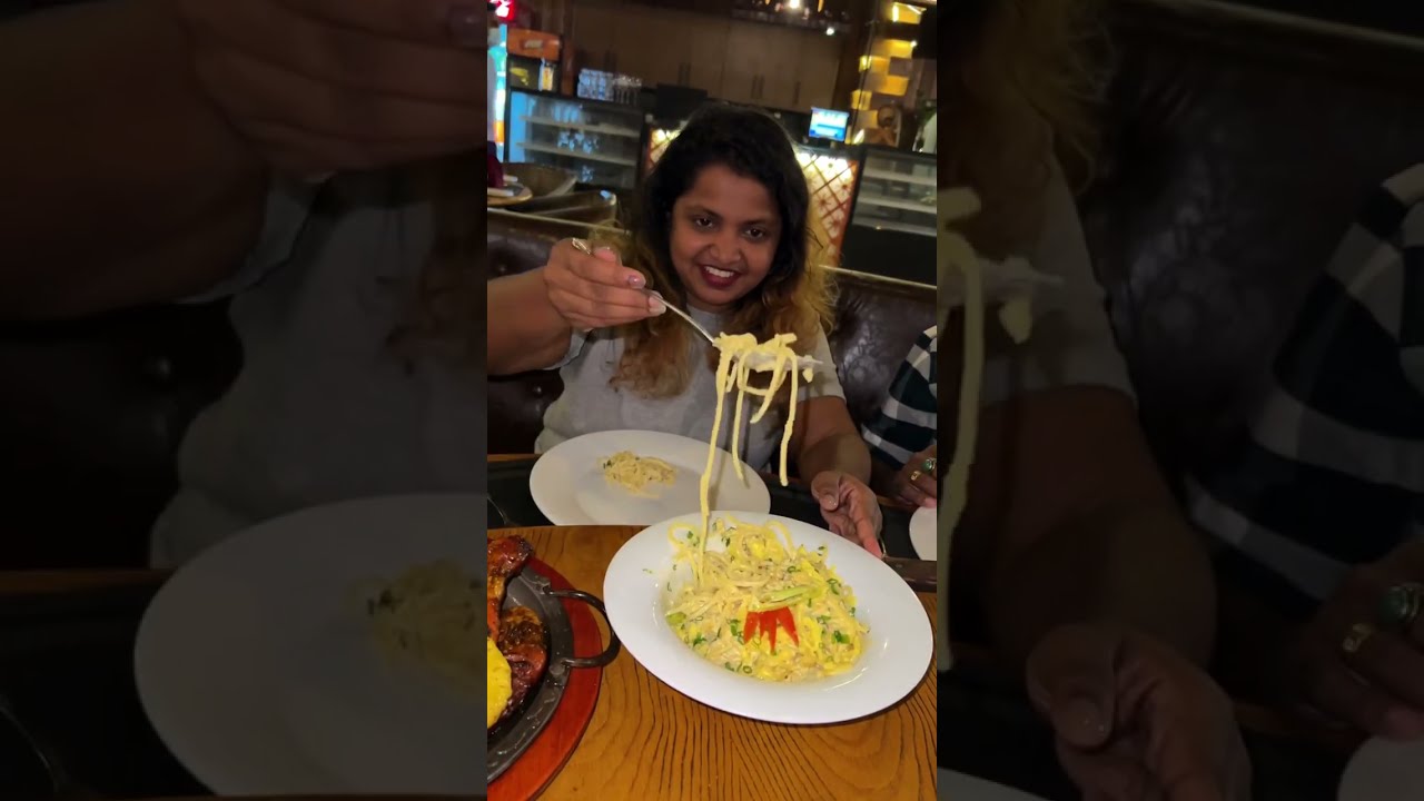Gampaha දුම් දාගෙන කාපු කෑම | Kuchi & Buchi - කුචී & බුචී📍 Mom's Touch Family Restaurant
