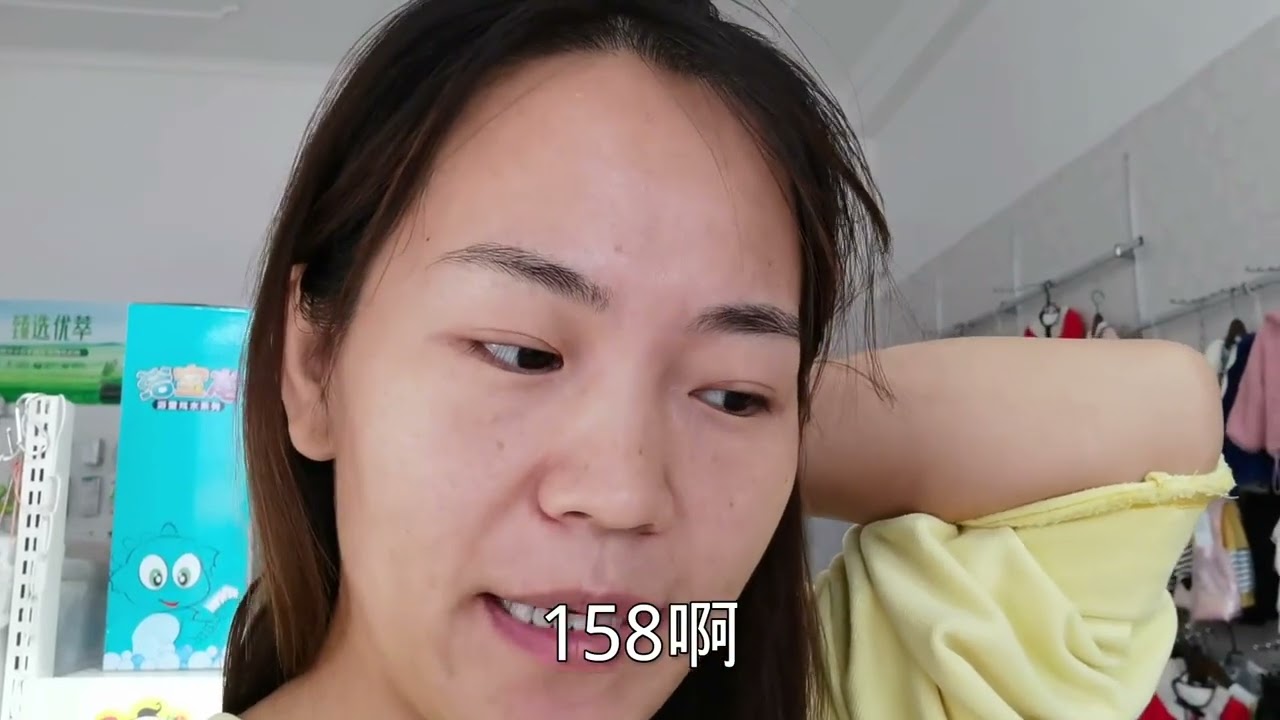天冷了赶集给孩子买冬装，买一大堆没一件自己的衣服，婆婆的话好感人，这样的婆婆才是儿媳喜欢的