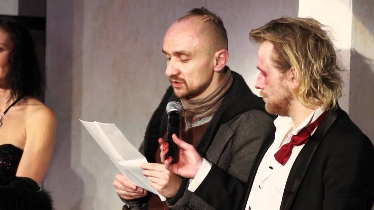 Jan Klata czyta list 