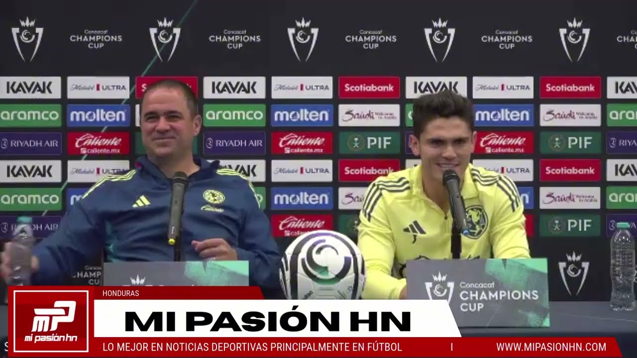 Conferencia de prensa del DT del América, André Jardine e Israel Reyes, previo al juego ante Olimpia