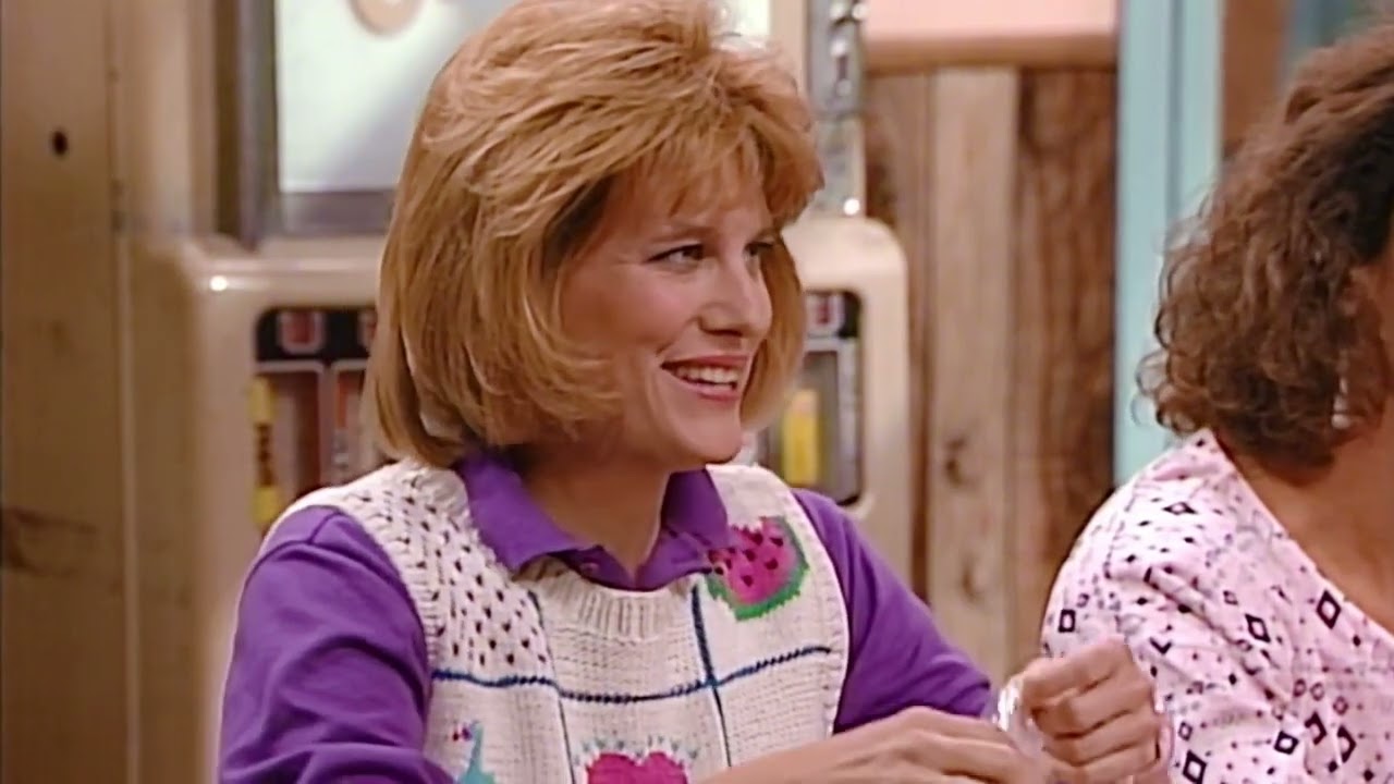Young GEORGE CLOONEY Flirts With Jackie & She REJECTS Him! (Roseanne Funny Moments)