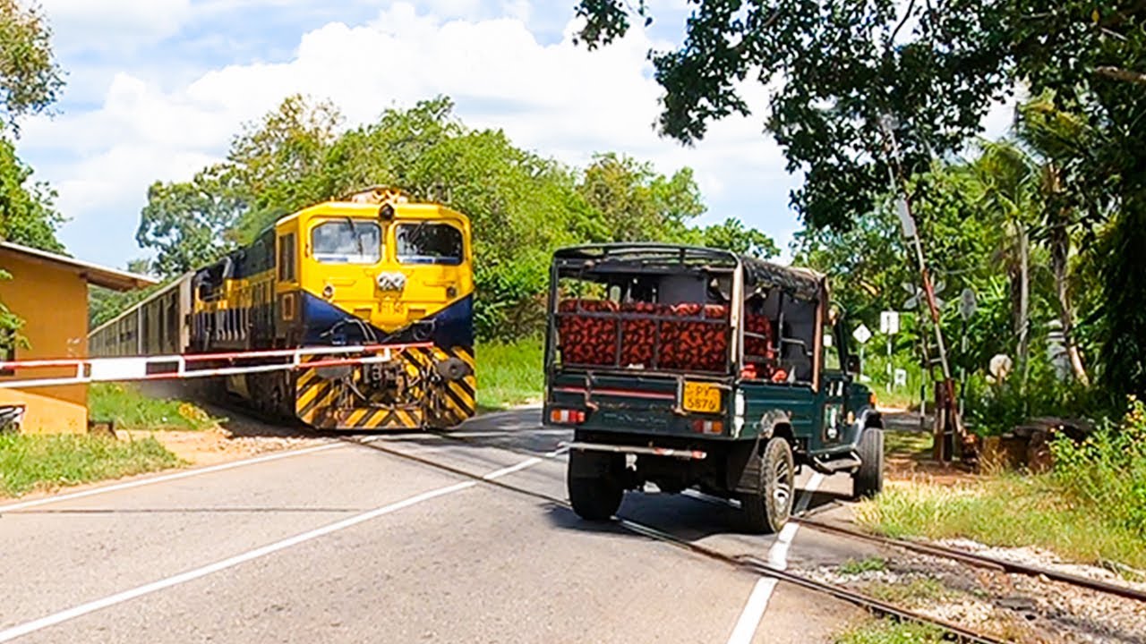 SAFARI jeep Dangerously  CROSSED close Railgate While Train Coming