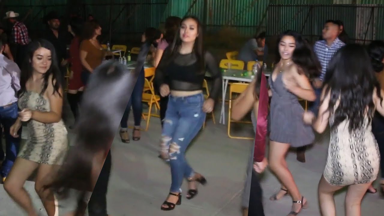 Chicas hermosas bailando en oaxaca