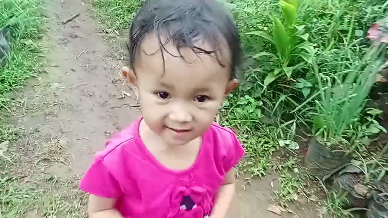 Bertanam depan rumah