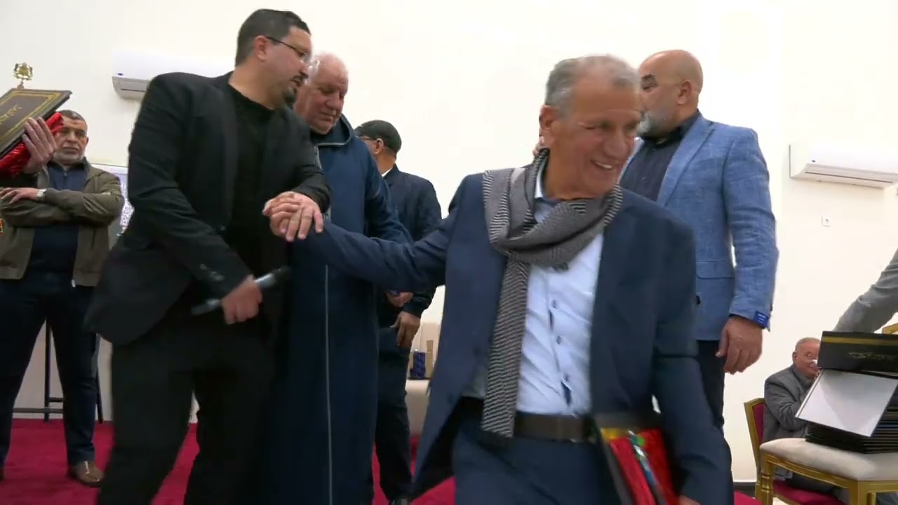 الزمن الجميل بزايو .. لحظات لا تُنسى من تكريم أبناء الجالية لمعلماتهم ومعلميهم