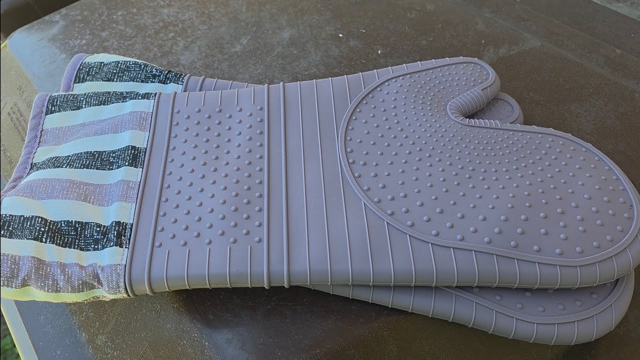 BurningStuff 1471: Silicone Oven Mitts