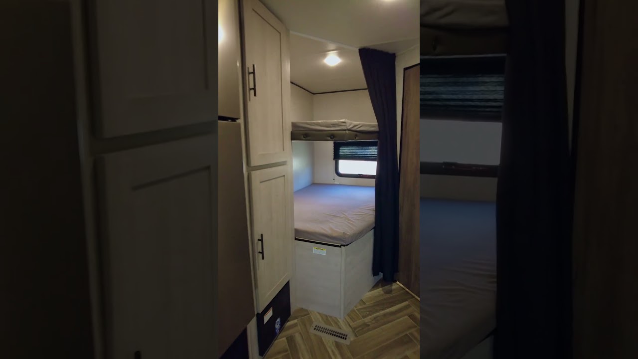 Full Walkthrough of this Awesome 2025 Crossroads Zinger 260BH, For Sale at RV Depot