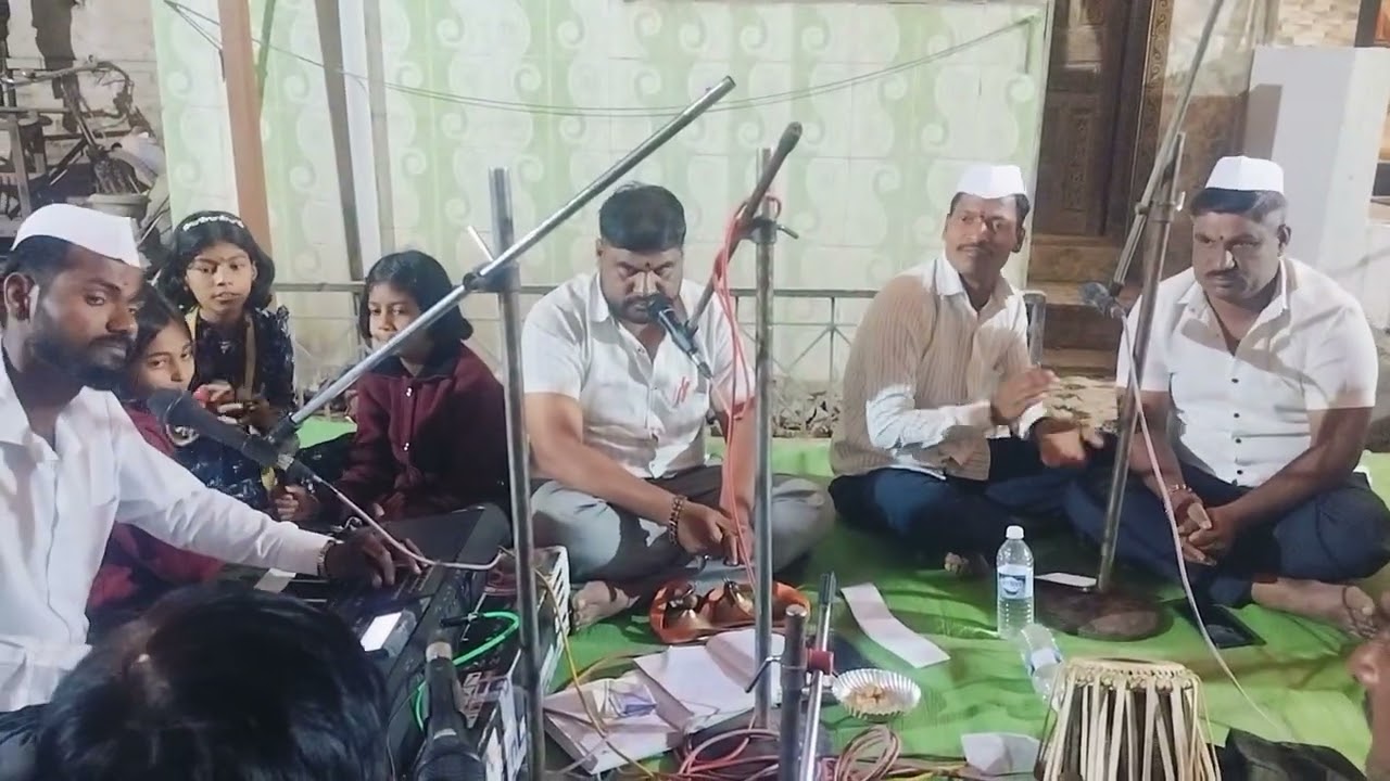 बाबा बोलतो बंगाली....                                           विठ्ठल प्रासादिक भजन मंडळ महा.पडवळ 