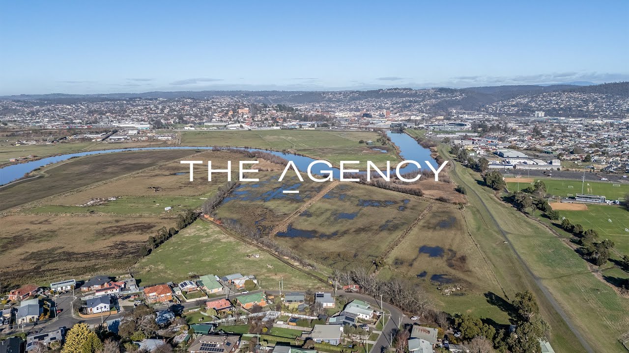Spacious Two-Storey Home with City Views and Versatile Layout - 3 Bill Grove, Mowbray