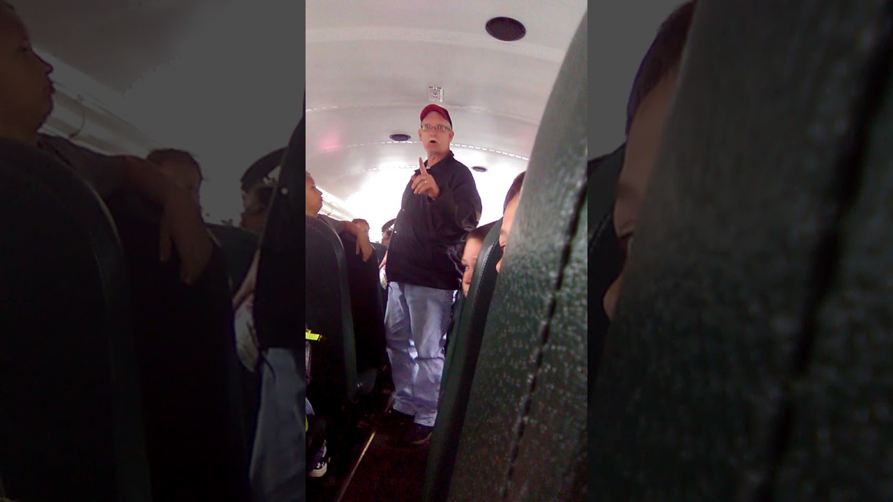 Bus driver goes crazy over pink volleyball