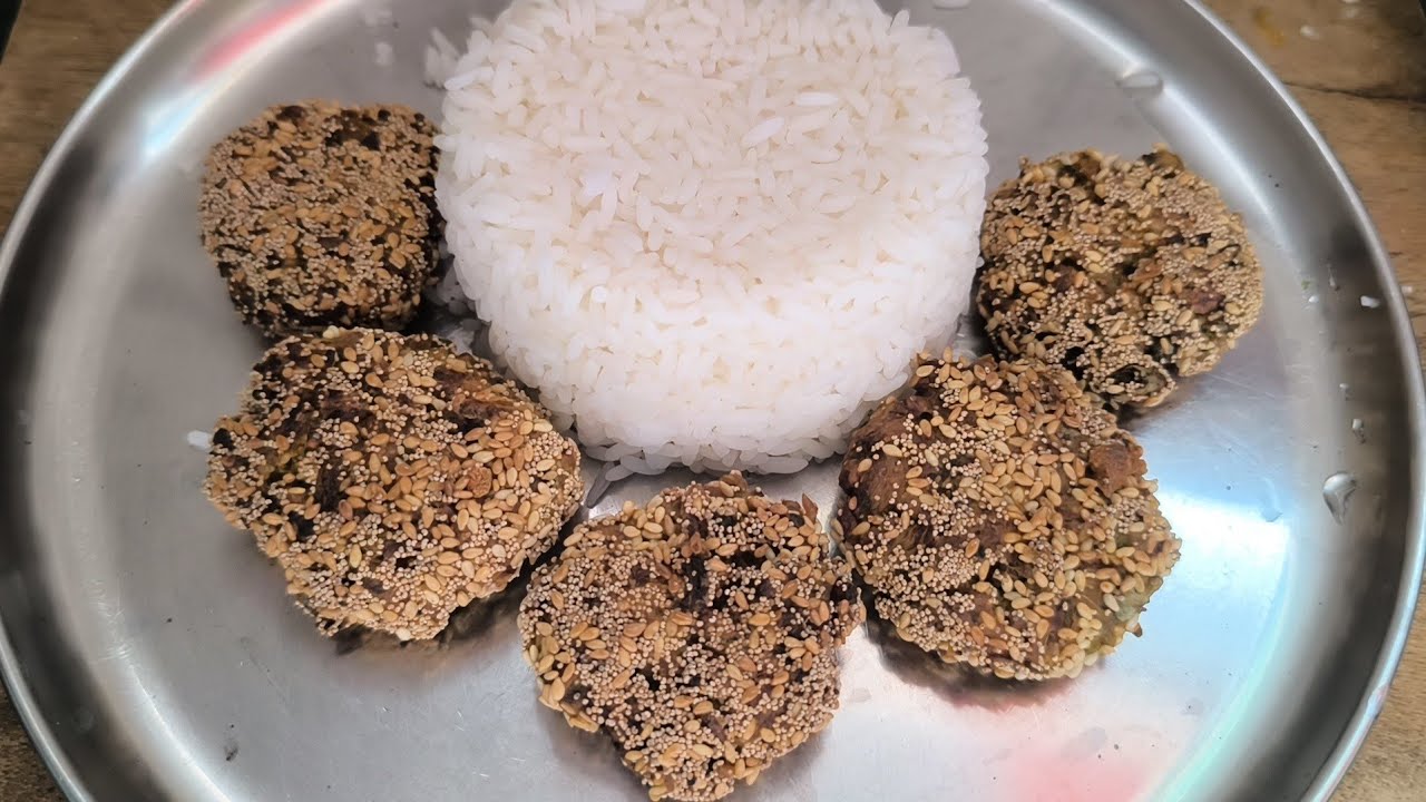 গরম ভাতে একটাতে মনভরবে না। এইভাবে একবার ট্রাই করে দেখুন না। Drumstick flowers recipe।