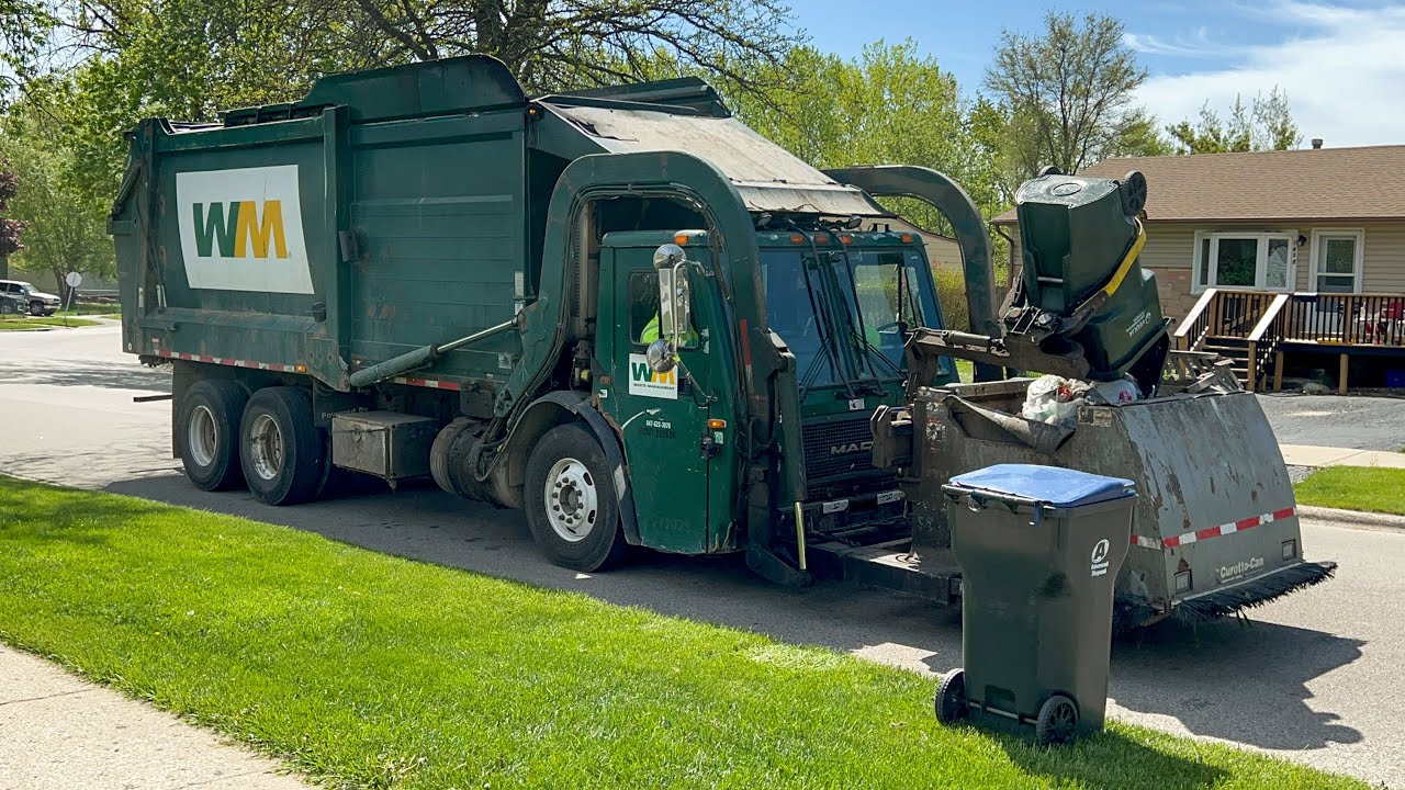 One of the last WM Mack LE Heil Half/Pack Curotto Can Garbage Trucks