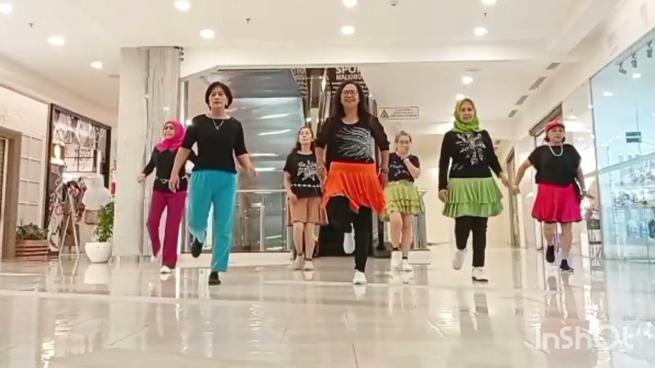 Get Low - Line Dance / Choreographed by Kiky (INA) & Ryan (INA) 