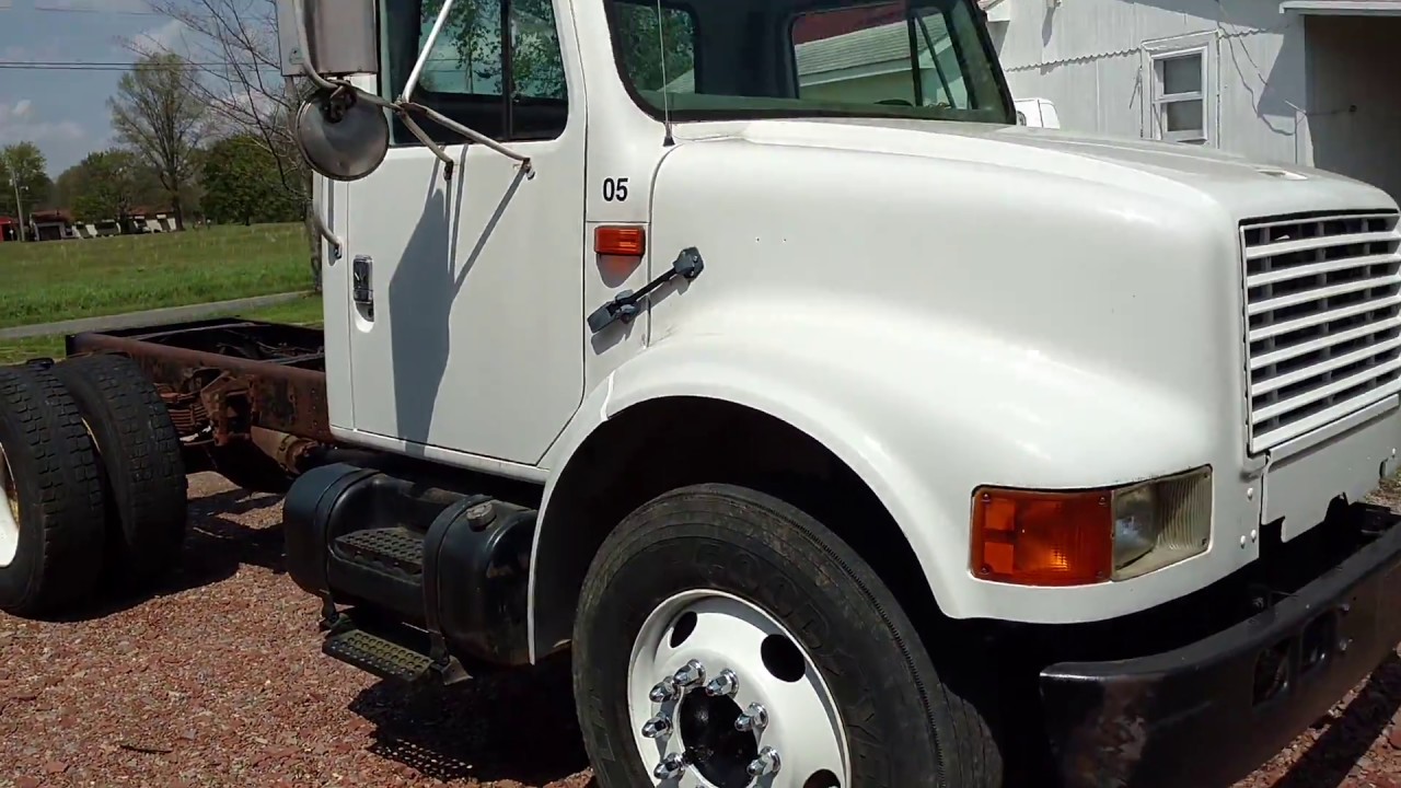 2000 International 4700 24' frame cut to 10' and moving axle.