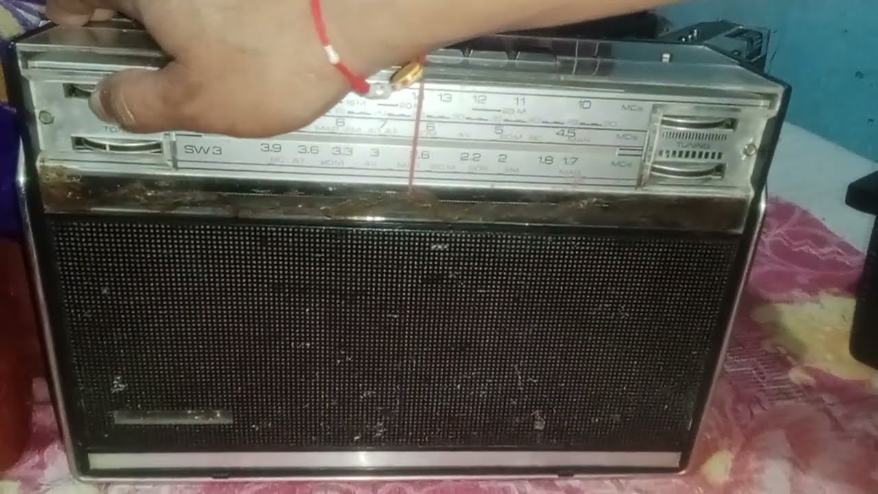 Philips Holland 4 band radio 