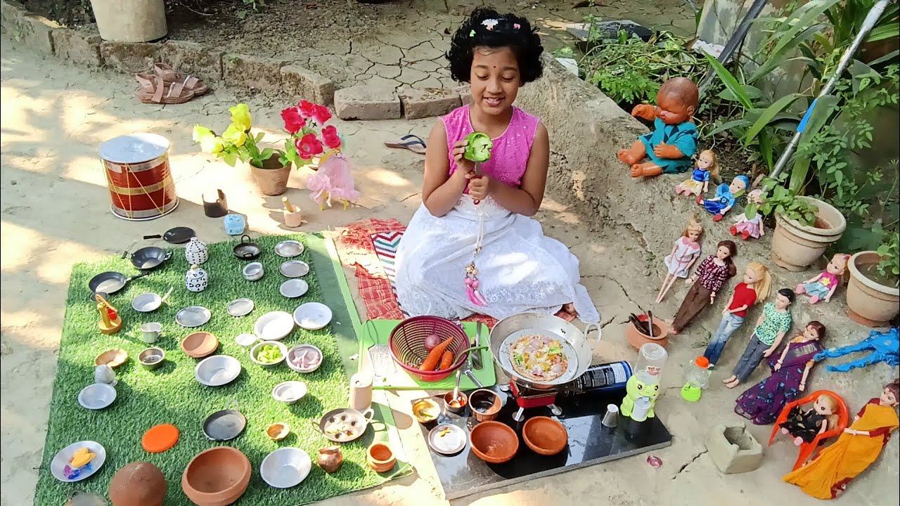 দীপাঞ্জনা আজ বানালো চিকেন পিজ্জা || Today Dipanjana Cooks Chicken Pizza 🍕|| Dipanjana the cutie pie 
