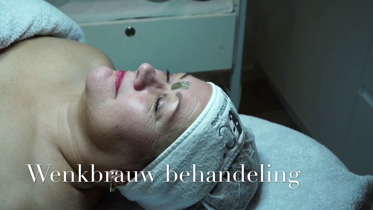 Wenkbrauw behandeling bij schoonheidssalon IN Hilversum