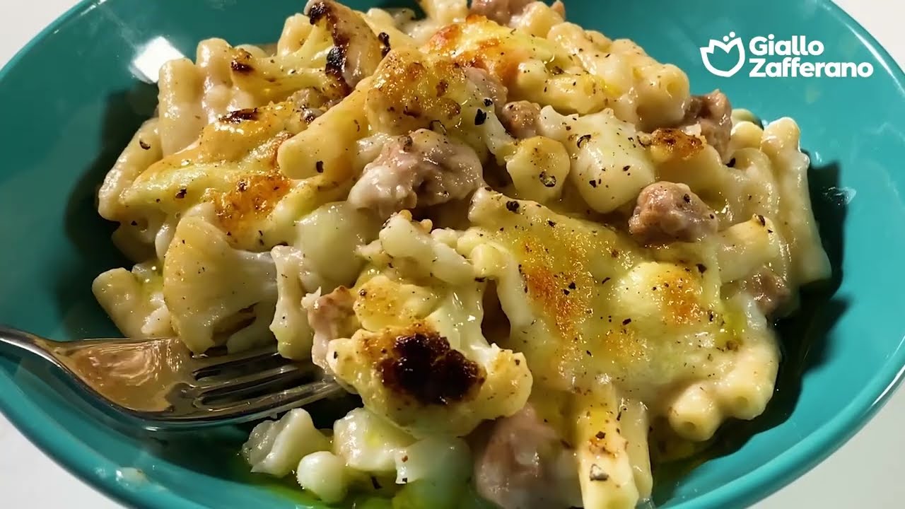CAULIFLOWER AND SAUSAGE PASTA BAKE 🍝🥦🧀 #recipe