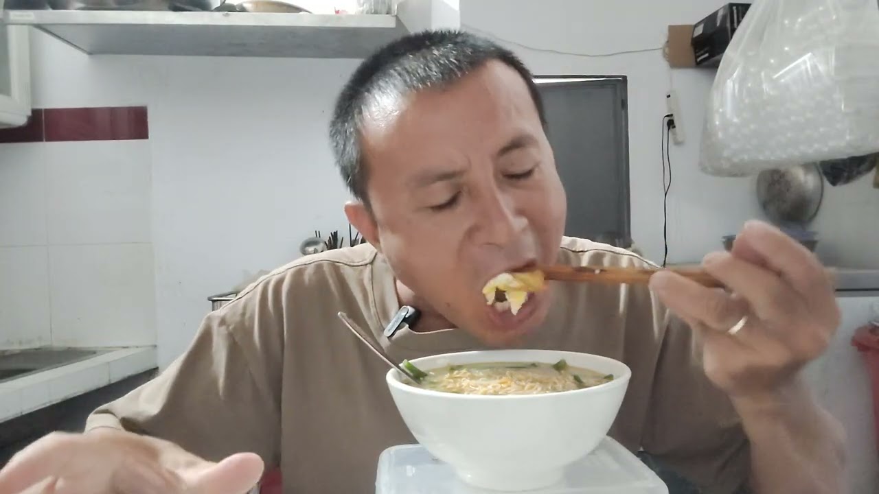 Mukbang Tô Mì Quá Ngon