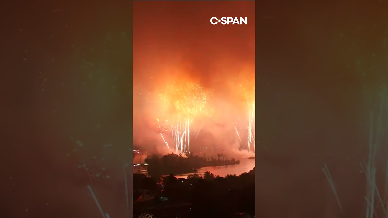 Fireworks light up DC sky on 250th anniversary