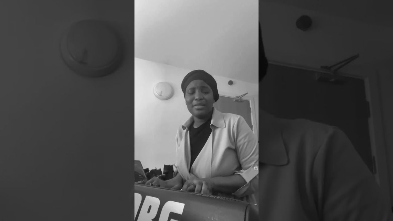 Mavis Dibs worship songs: Do not leave me alone