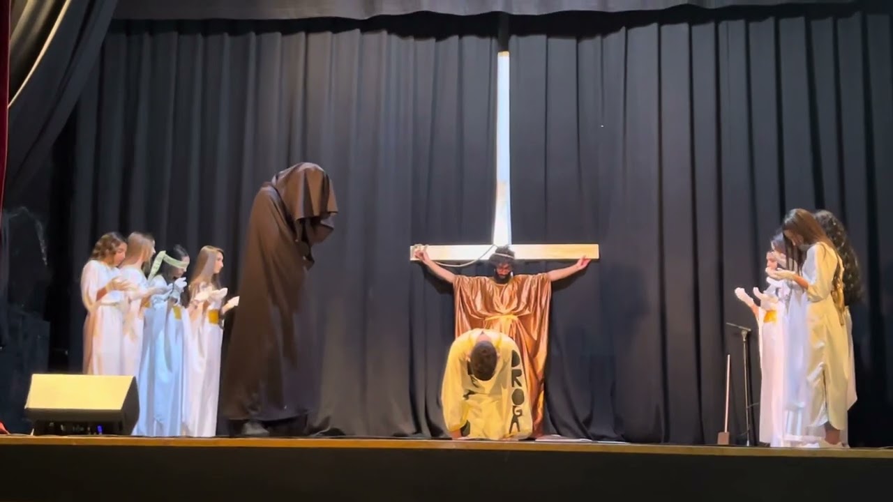Danza y Teatro de los jóvenes De la Iglesia del Refugio Arjona (Jaén )