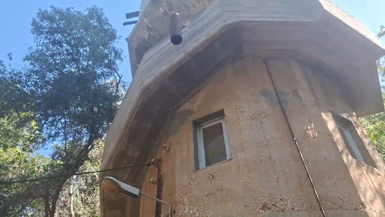 סיור בגרעין ההיסטורי של כפר חיים בשרון בעמק חפר עם אפי נחמיאס מורה דרך  www.toursguides.com