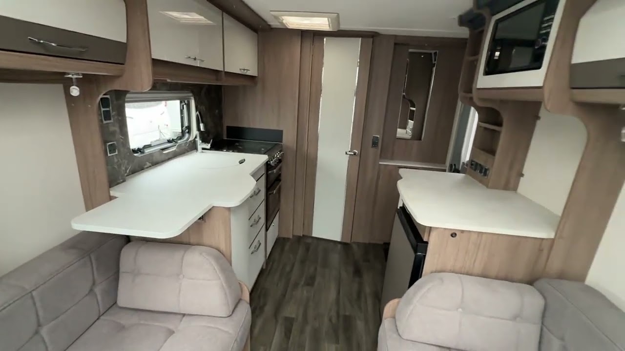 Coachman VIP 460 2025