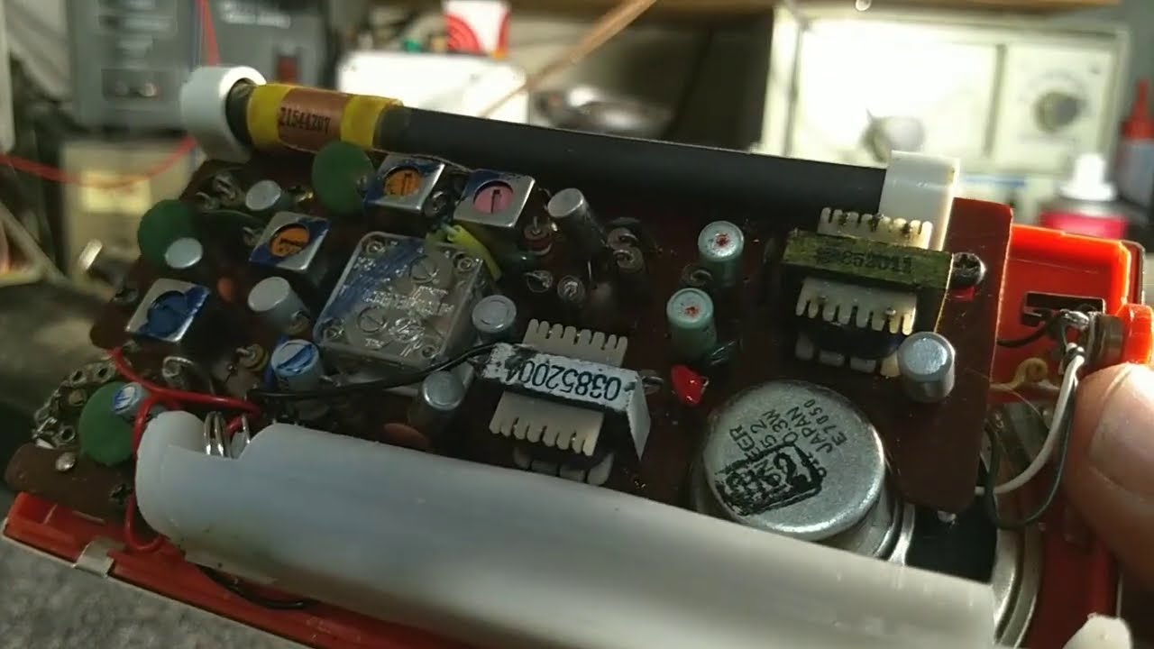 Ремонт шеститранзисторного радиоприемника Sony 4R-51 Am 1967 года выпуска
