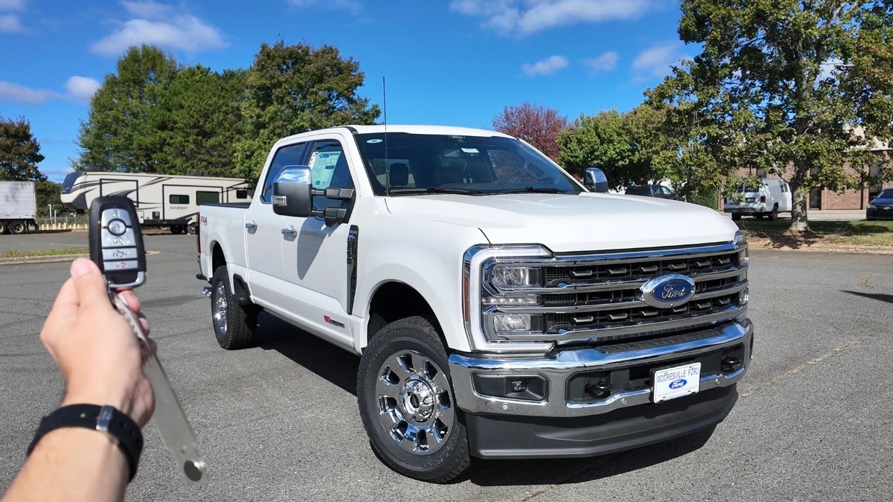 Обзор Ford F-250 King Ranch 2026 года: стоит ли этот рабочий грузовик 100 тысяч долларов?