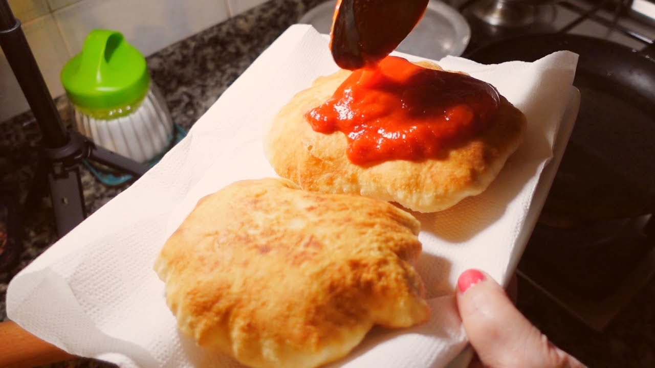 Montanara, pizza Fritta Napoletana, Authentic Napolitan fried Pizza recipe (montanare) full video