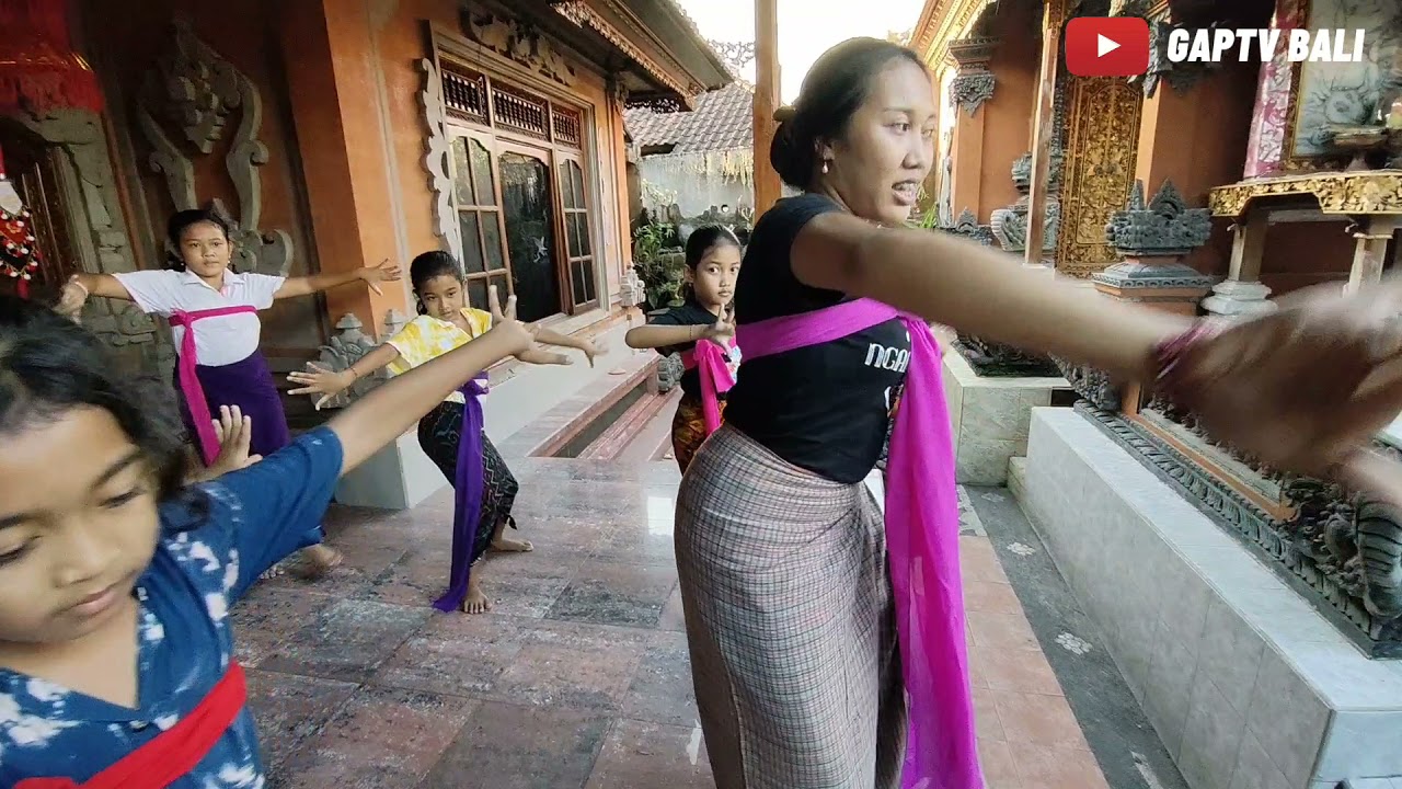 Gerak Dasar Tari Rejang Dewa #vlog belajar menari