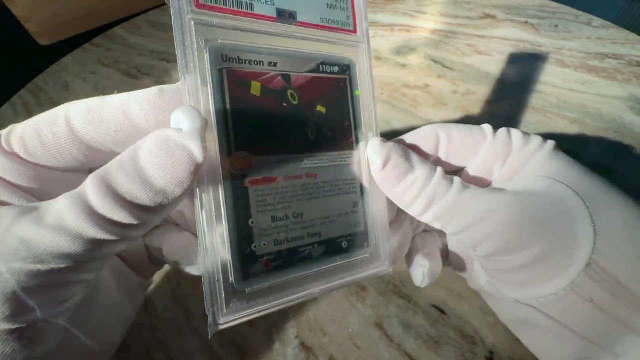 UMBREON EX — EX UNSEEN FORCES 112/115 (2005) - PSA 8