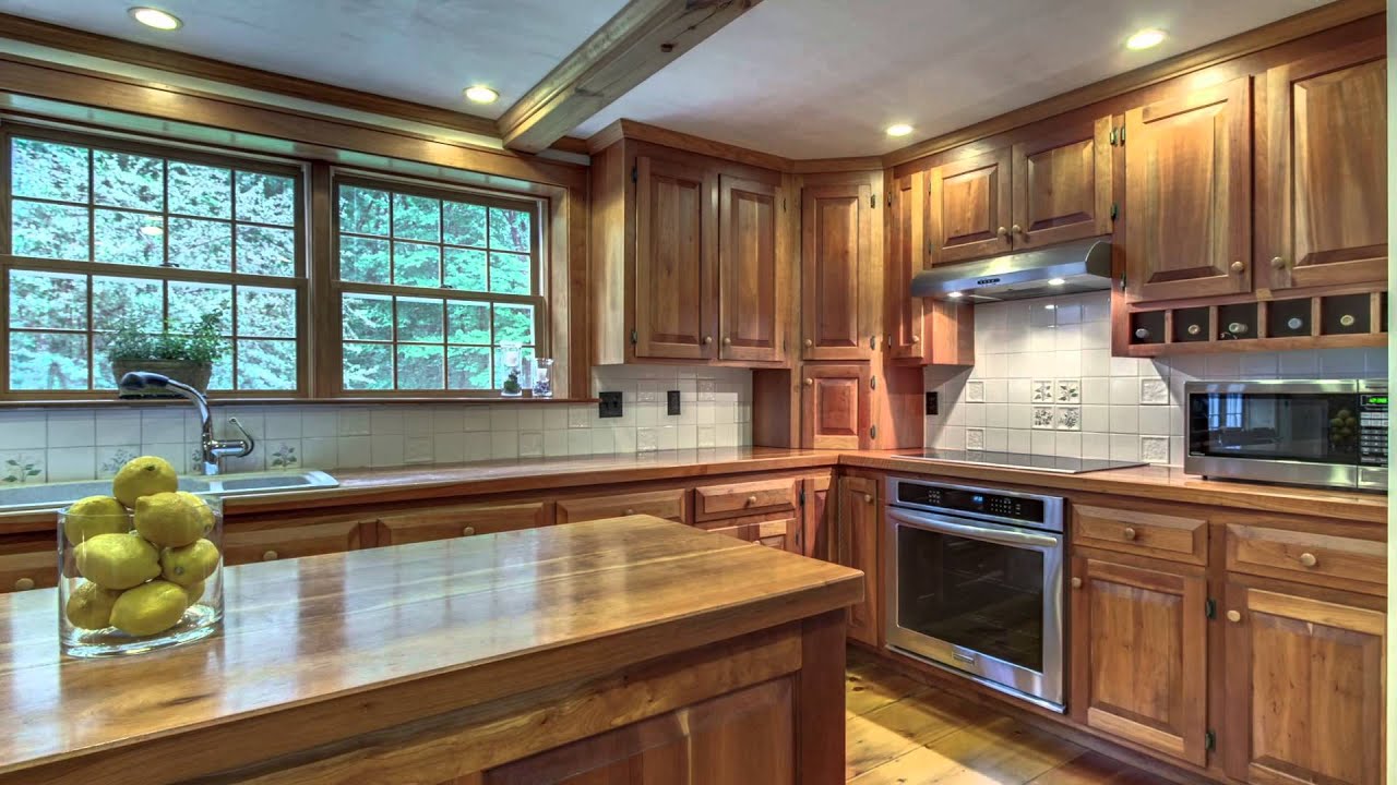 175 Tokatawan Spring Ln, Boxborough MA - Anne Marie DeCesar - Tel 978-621-4691