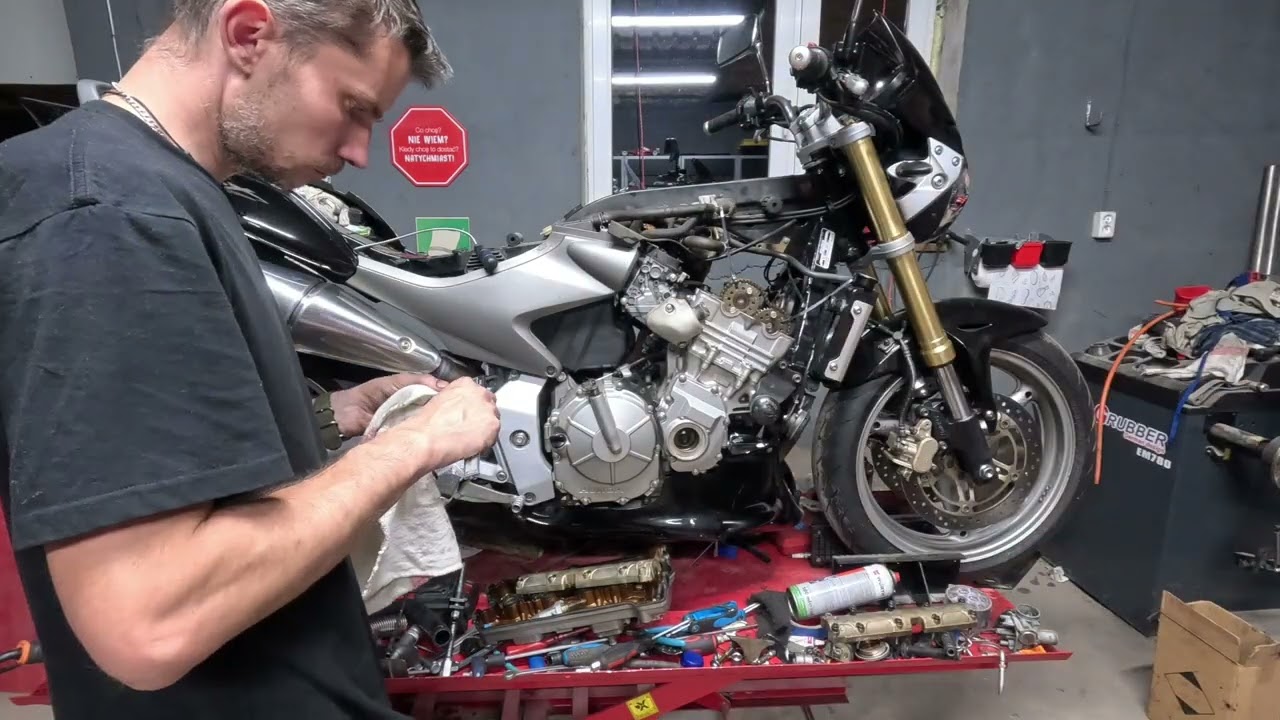 Honda CB600F Hornet serwis zawieszenia,zaworów i łożyska główki ramy...