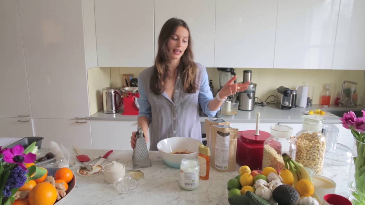 Deliciously Ella Honey and Lemon Breakfast Bars